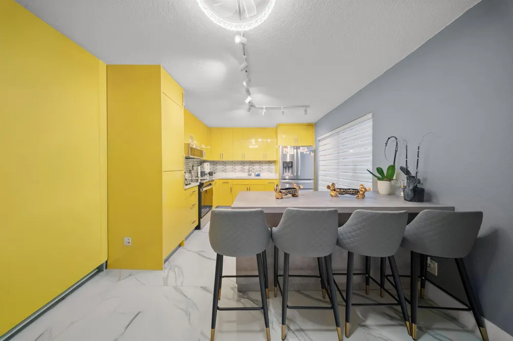 1524 FOREST LAKES CIRCLE #A West Palm Beach, FL 33406