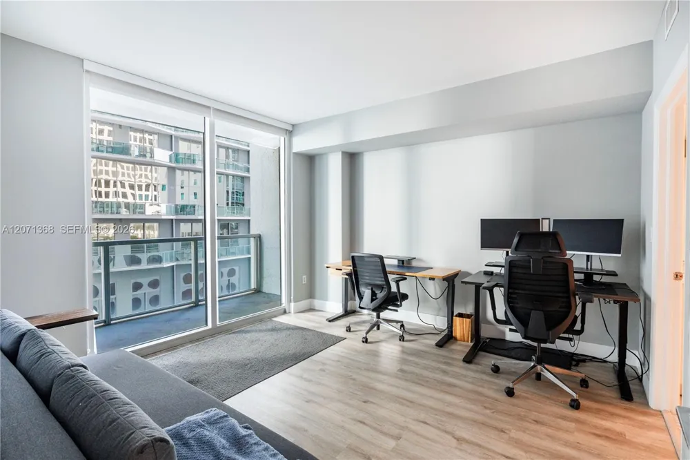 55 SE 6th St #1205 Miami, FL 33131