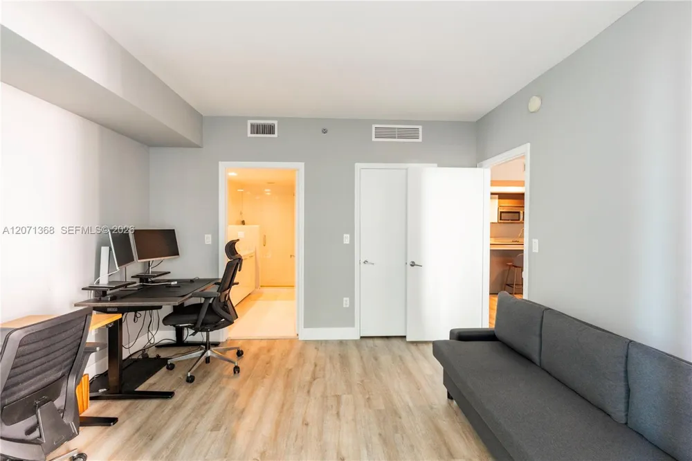 55 SE 6th St #1205 Miami, FL 33131