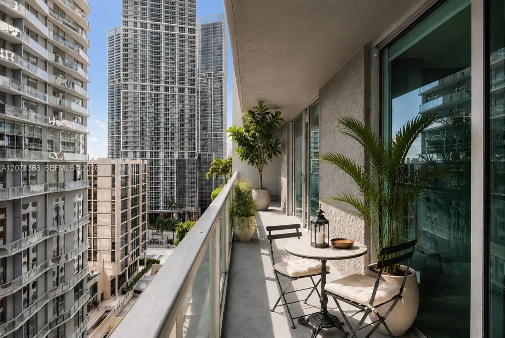 55 SE 6th St #1205 Miami, FL 33131