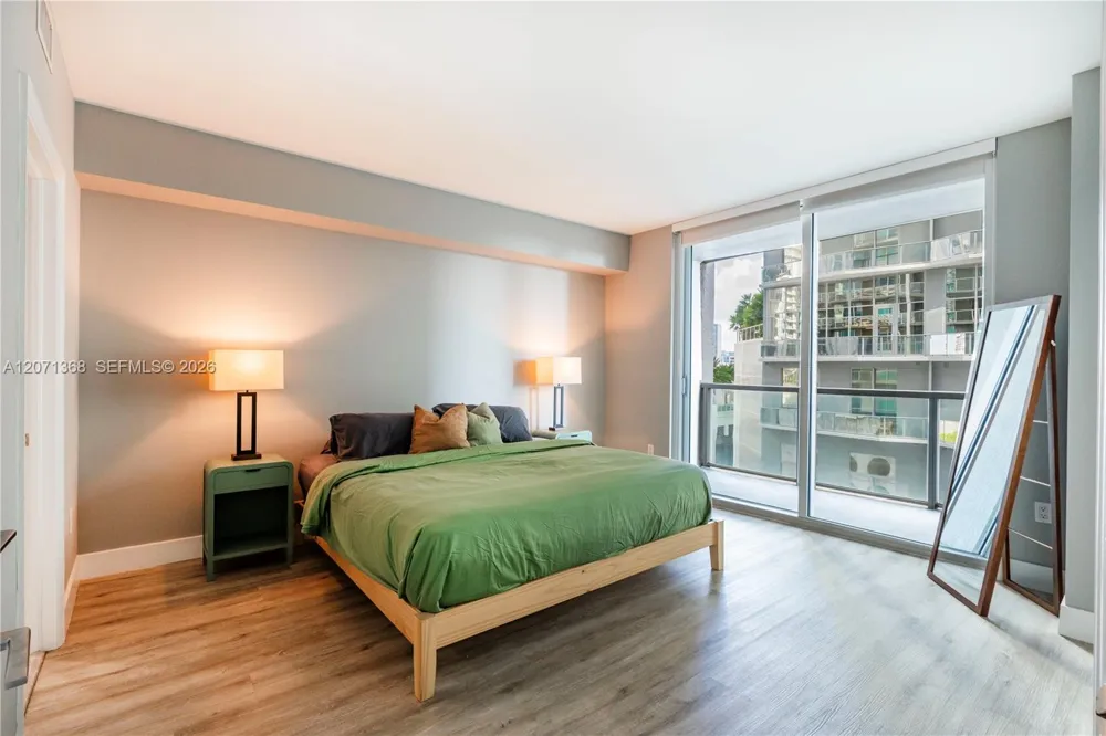 55 SE 6th St #1205 Miami, FL 33131