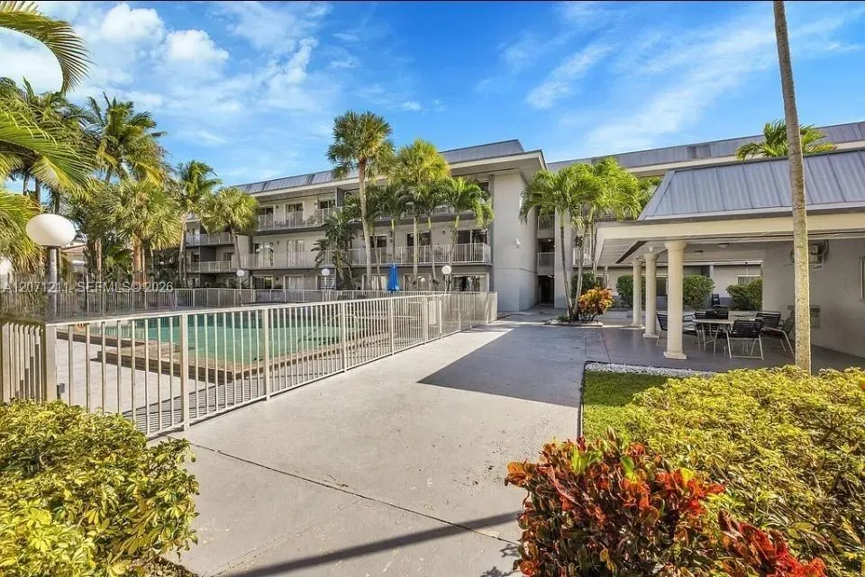 7403 SW 82nd St #207N Miami, FL 33143