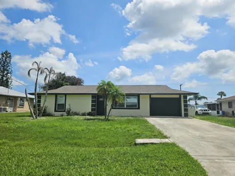 463 NW RAVENSWOOD LANE