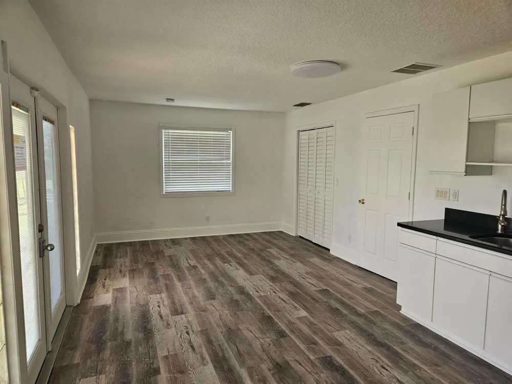 463 NW RAVENSWOOD LANE Port St. Lucie, FL 34983