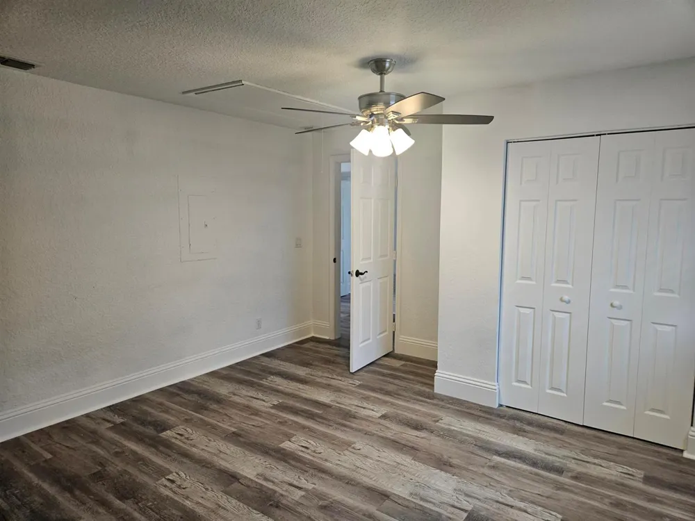 463 NW RAVENSWOOD LANE Port St. Lucie, FL 34983