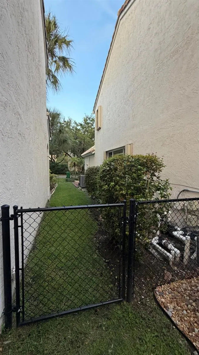 3668 Wilderness Way Coral Springs, FL 33065