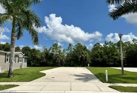 1200 Diamond Lake Circle