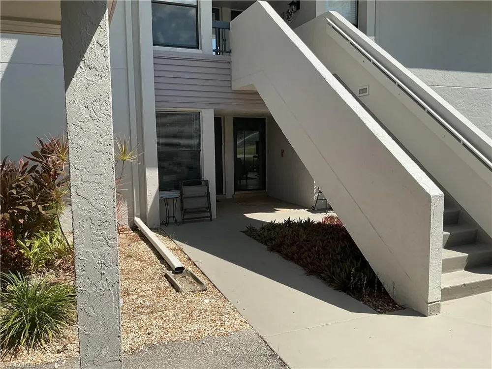 5550 Trailwinds Drive #615 Fort Myers, FL 33907