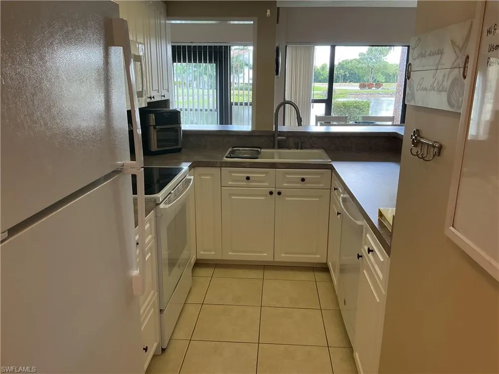 5550 Trailwinds Drive #615 Fort Myers, FL 33907