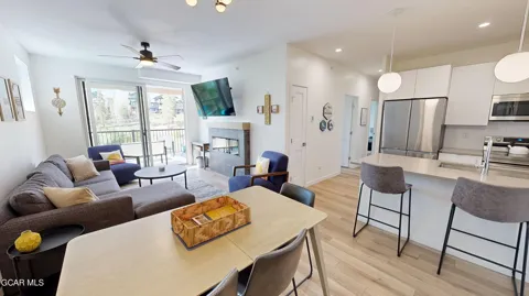 421 West Meadow Mile (GCR 840) #4