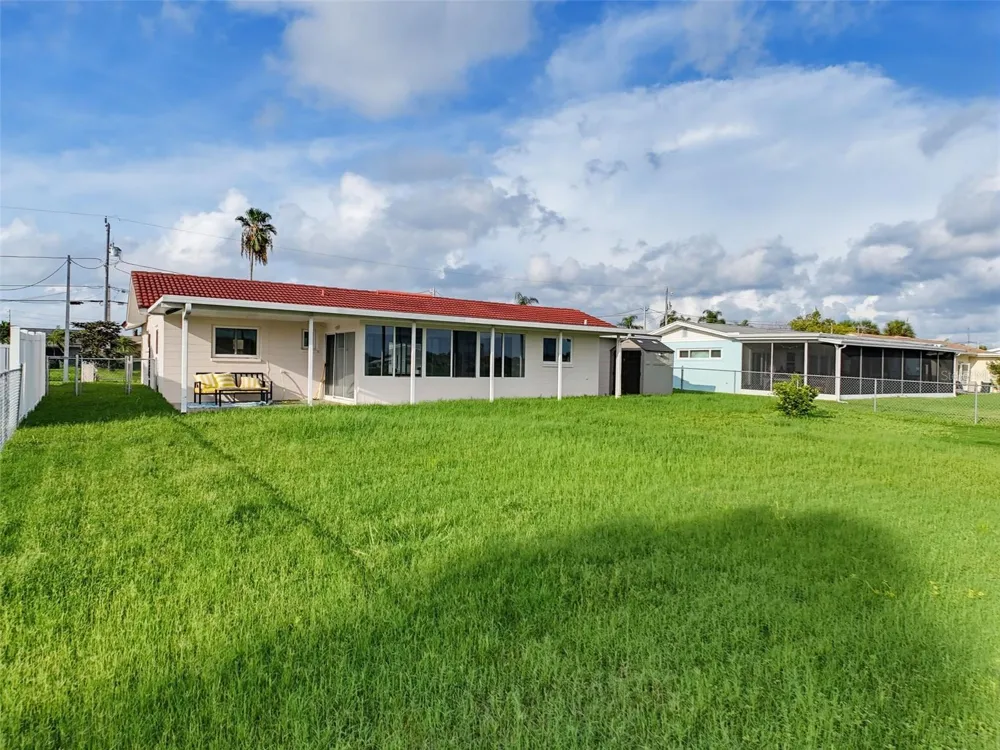 4044 HEADSAIL DRIVE New Port Richey, FL 34652