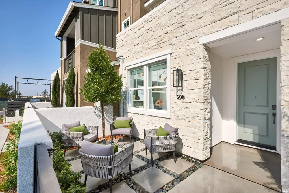 557 Semillon Lane Santa Rosa, CA 95403