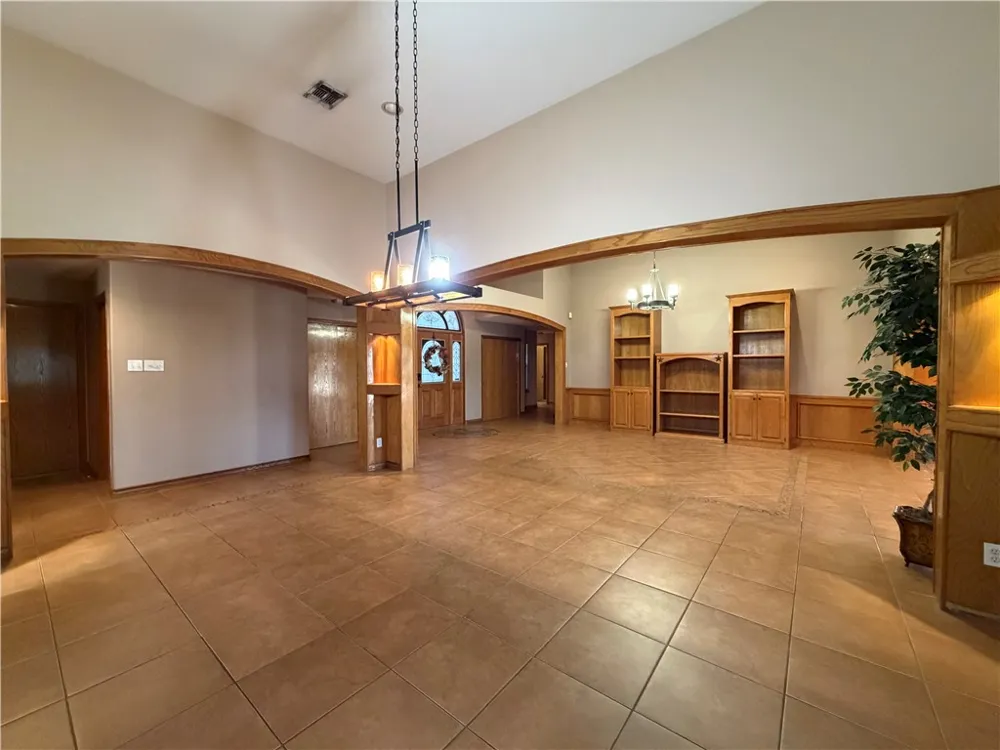 911 SW 11th Street Premont, TX 78375