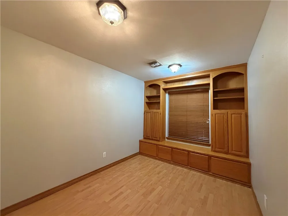 911 SW 11th Street Premont, TX 78375