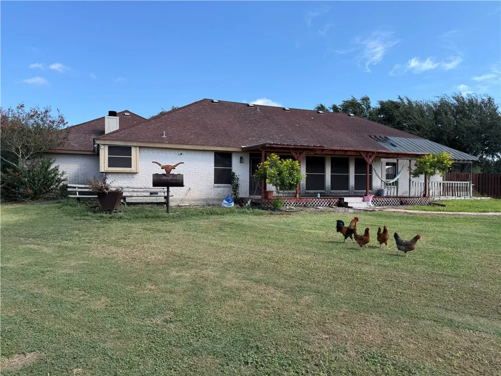 911 SW 11th Street Premont, TX 78375