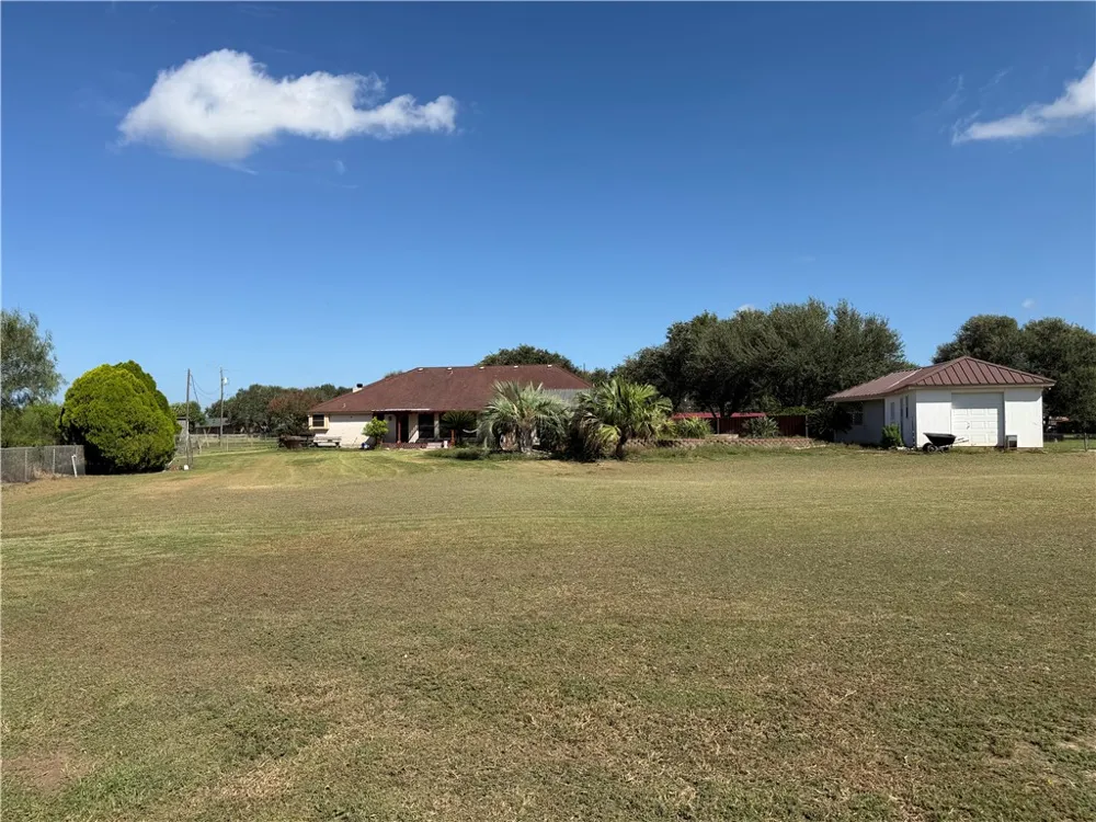 911 SW 11th Street Premont, TX 78375