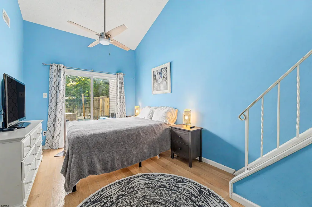 423 Berkshire Dr Ventnor, NJ 08406