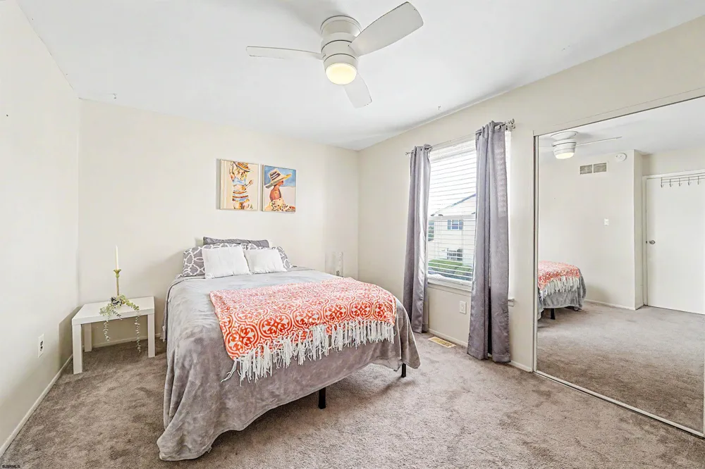 423 Berkshire Dr Ventnor, NJ 08406