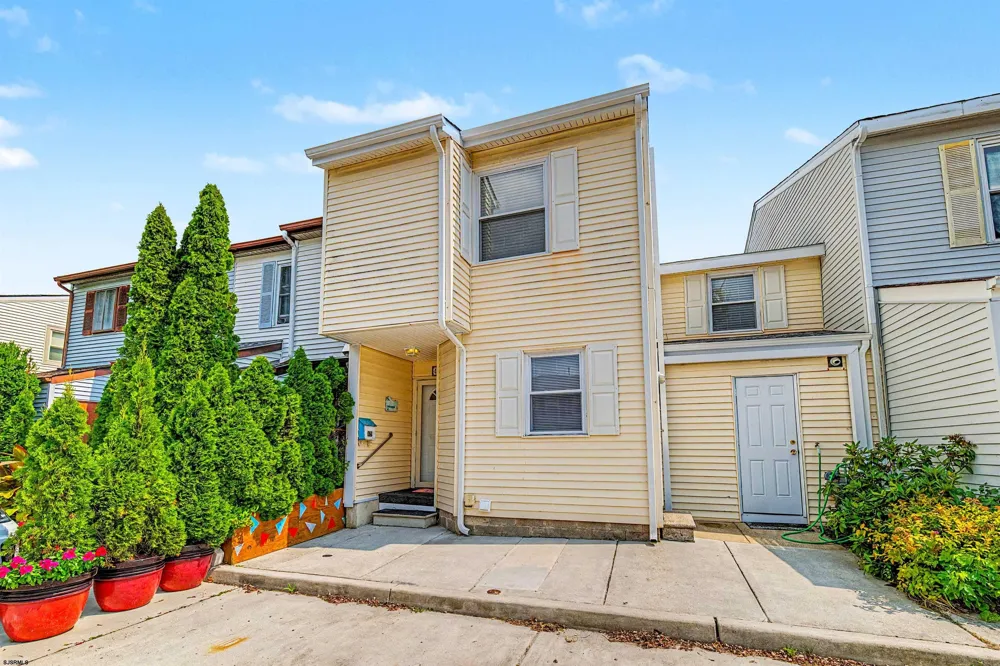 423 Berkshire Dr Ventnor, NJ 08406