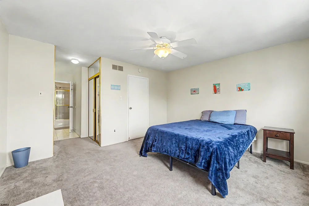 423 Berkshire Dr Ventnor, NJ 08406