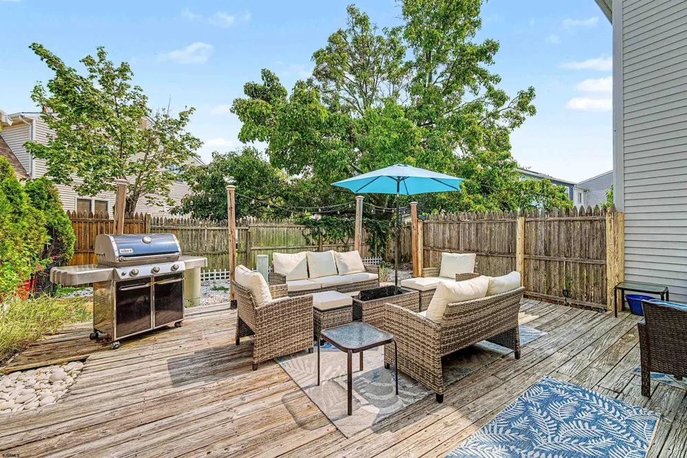 423 Berkshire Dr Ventnor, NJ 08406