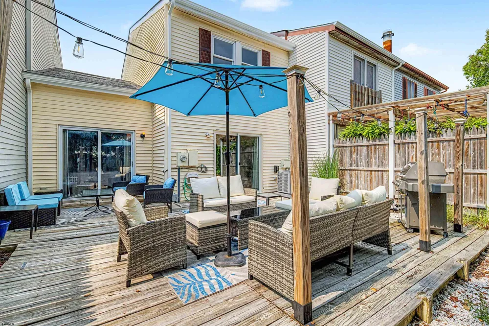 423 Berkshire Dr Ventnor, NJ 08406