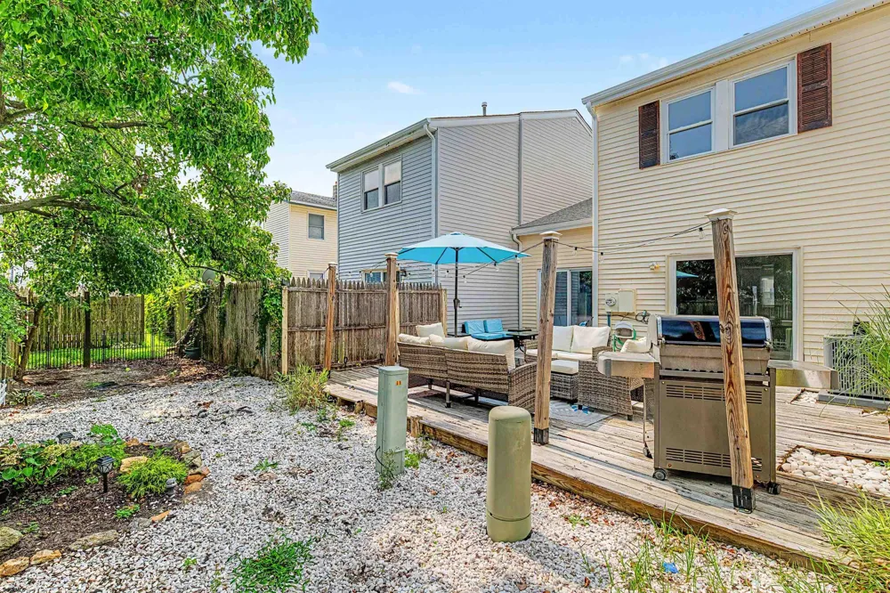 423 Berkshire Dr Ventnor, NJ 08406