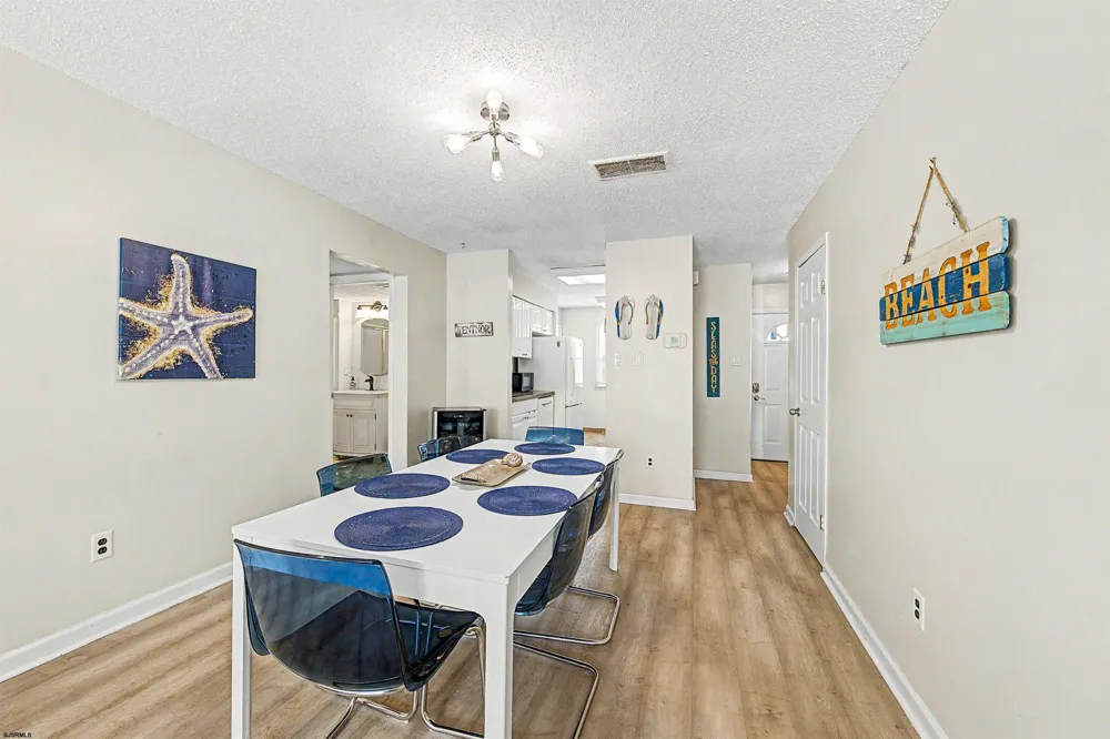 423 Berkshire Dr Ventnor, NJ 08406