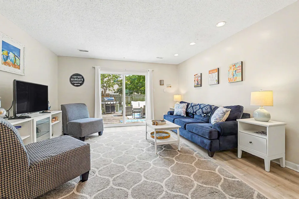 423 Berkshire Dr Ventnor, NJ 08406