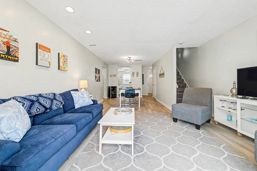 423 Berkshire Dr Ventnor, NJ 08406