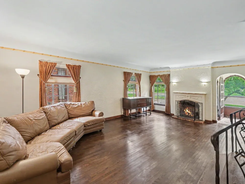 903 Briarcliff Road Jackson, MI 49203