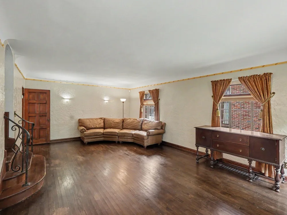 903 Briarcliff Road Jackson, MI 49203