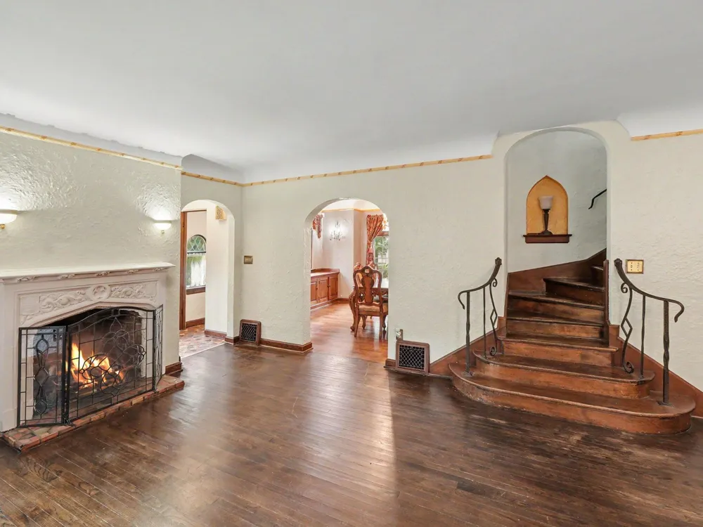 903 Briarcliff Road Jackson, MI 49203