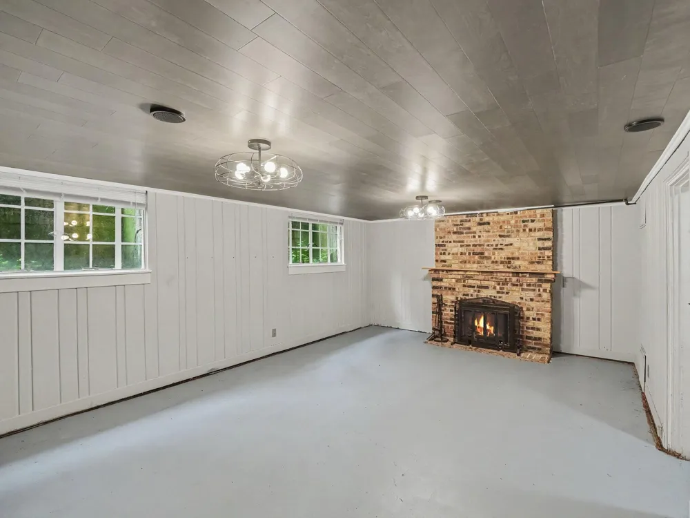 903 Briarcliff Road Jackson, MI 49203