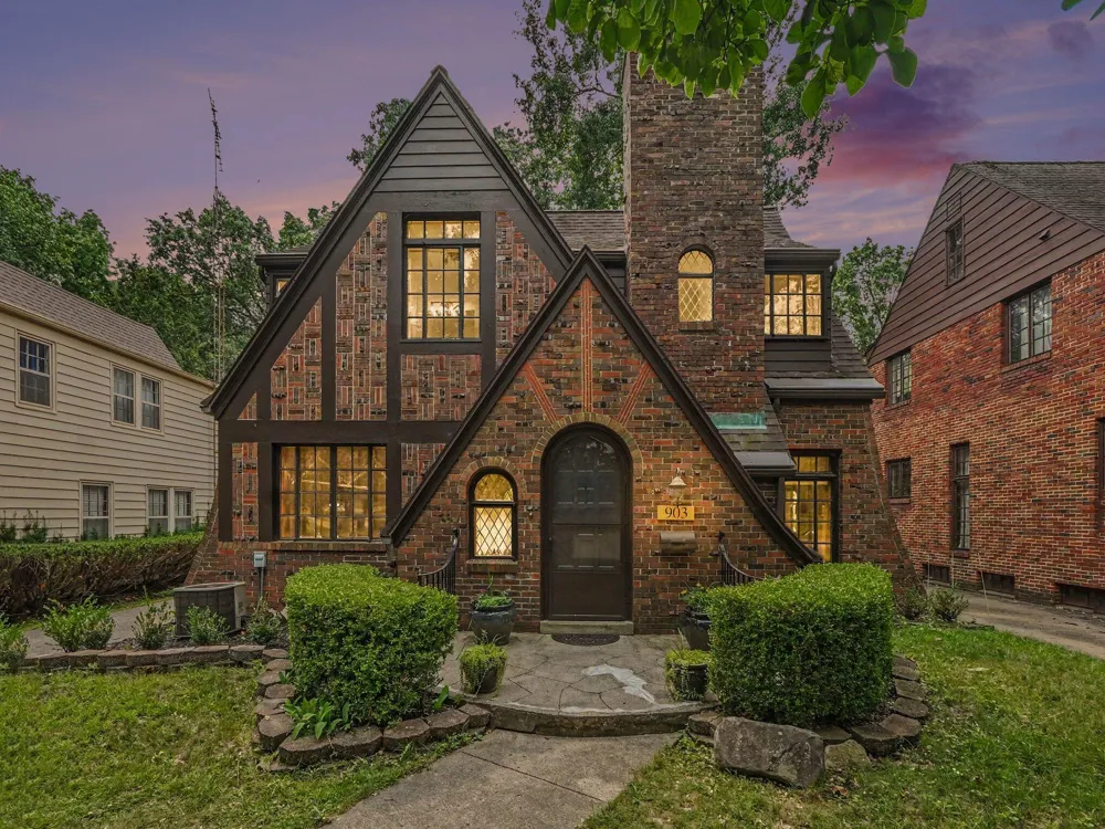 903 Briarcliff Road Jackson, MI 49203
