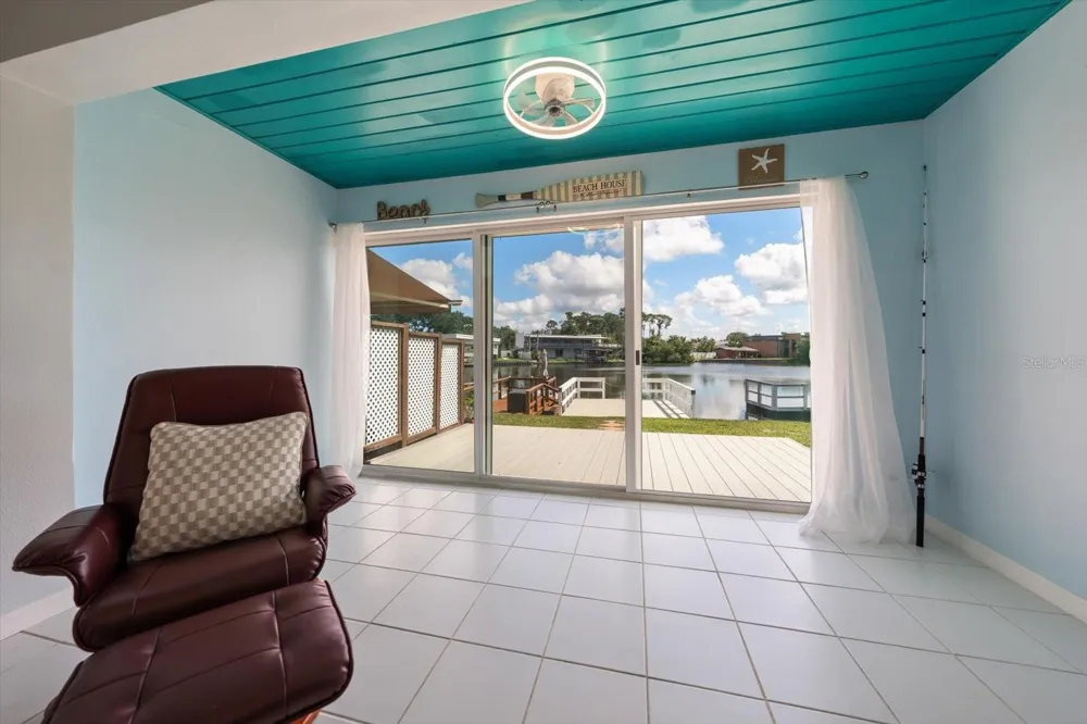 599 WESTWINDS DRIVE #9 Palm Harbor, FL 34683