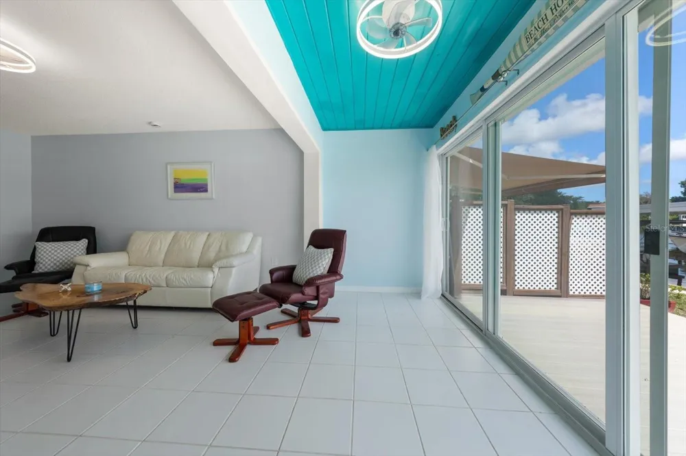 599 WESTWINDS DRIVE #9 Palm Harbor, FL 34683