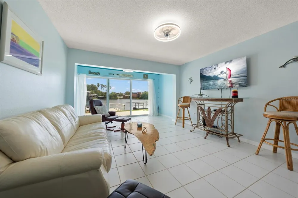 599 WESTWINDS DRIVE #9 Palm Harbor, FL 34683
