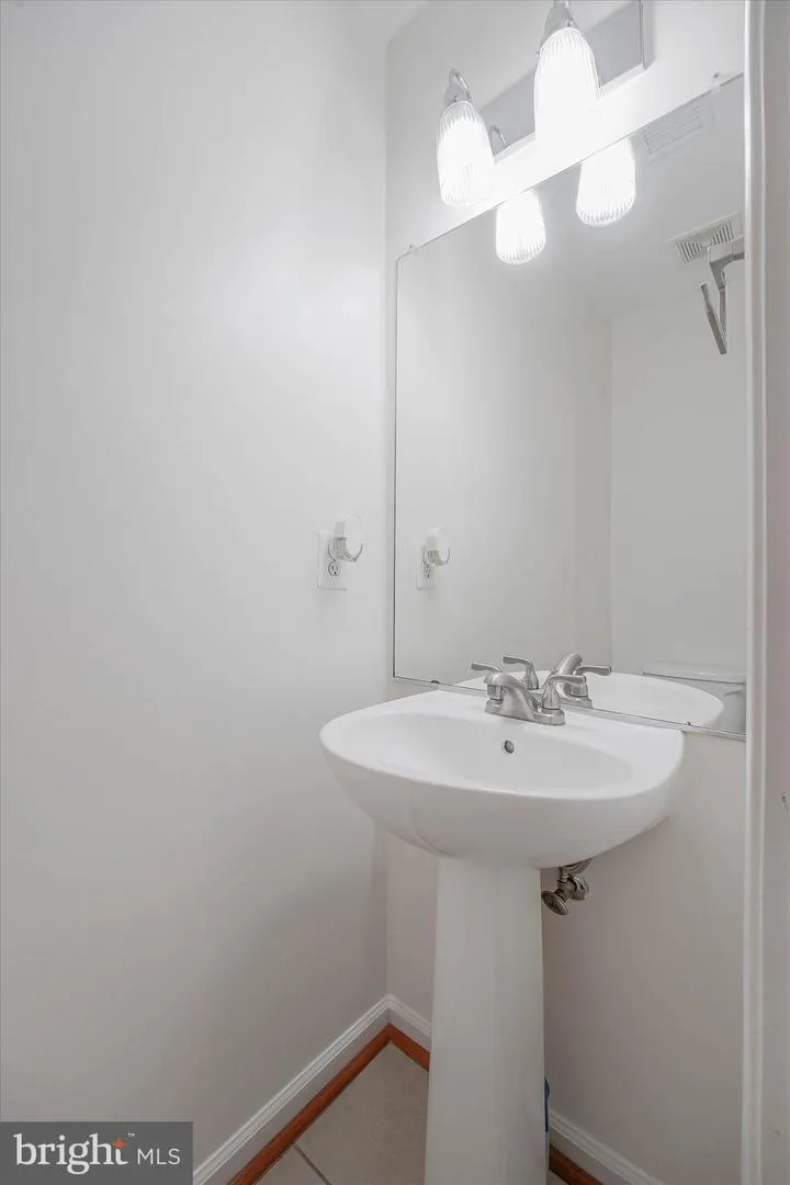 14844 EDMAN CIRCLE Centreville, VA 20121