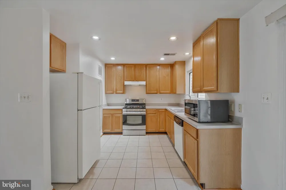 14844 EDMAN CIRCLE Centreville, VA 20121