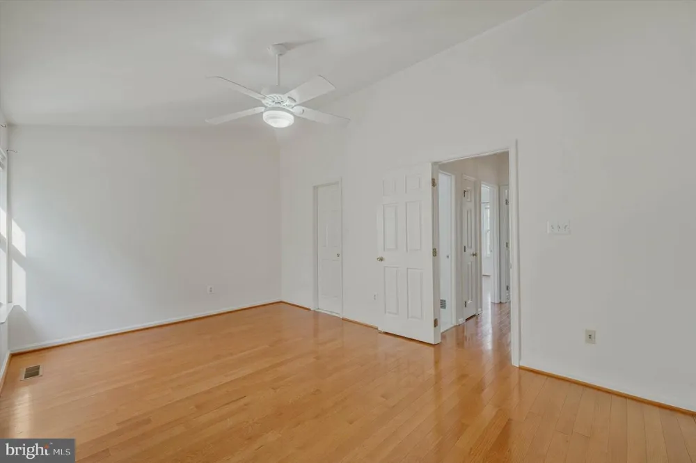14844 EDMAN CIRCLE Centreville, VA 20121