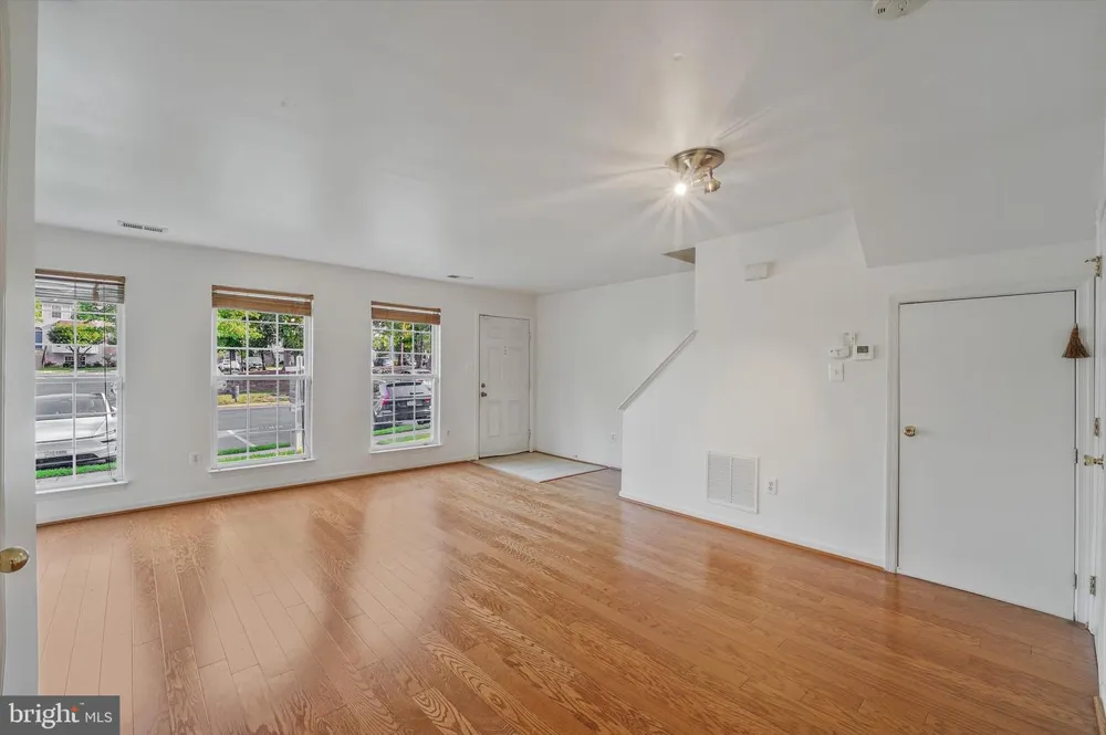 14844 EDMAN CIRCLE Centreville, VA 20121