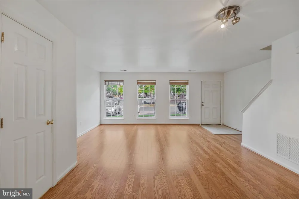 14844 EDMAN CIRCLE Centreville, VA 20121