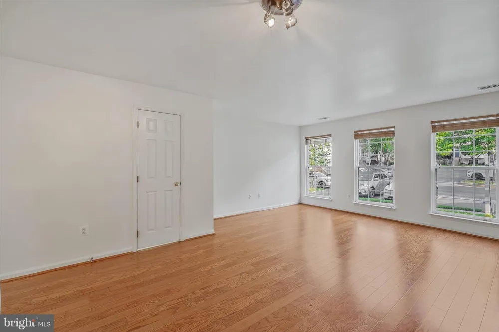 14844 EDMAN CIRCLE Centreville, VA 20121