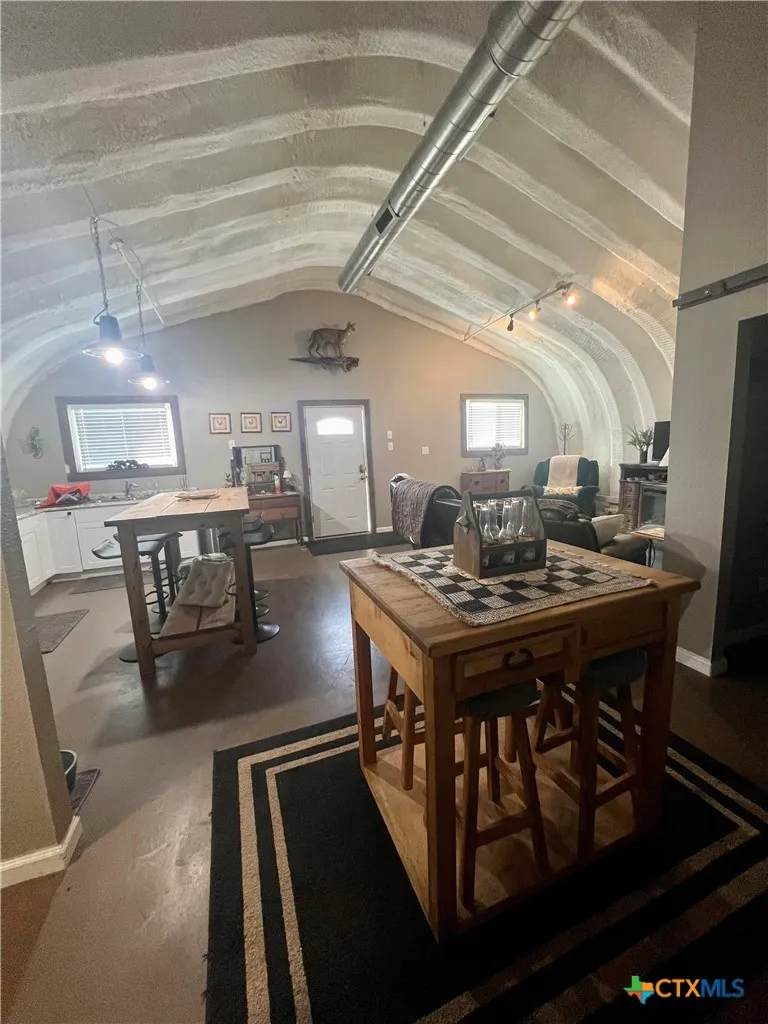 1048 County Road 426 Purmela, TX 76566