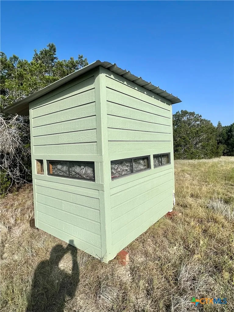 1048 County Road 426 Purmela, TX 76566