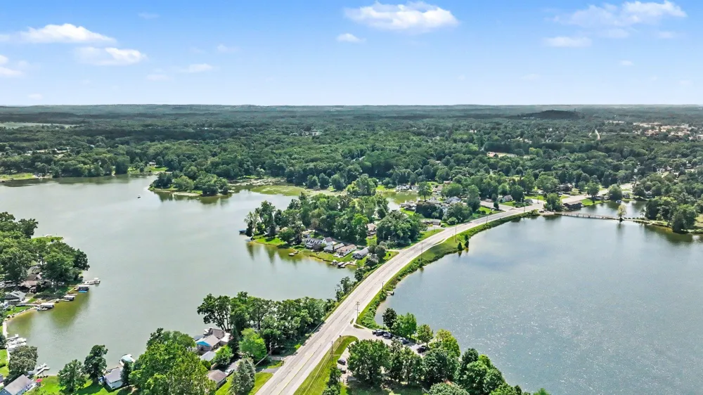 51408 Summit Street Paw Paw, MI 49079