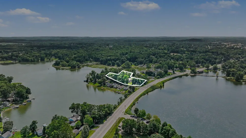 51408 Summit Street Paw Paw, MI 49079