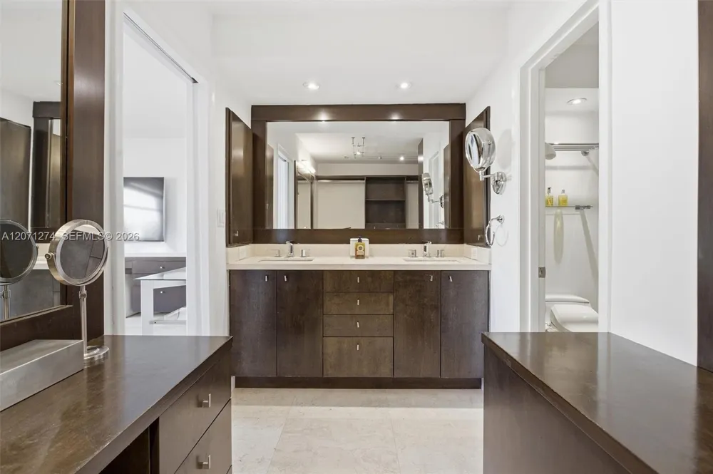 613 Ocean Dr #5D Key Biscayne, FL 33149