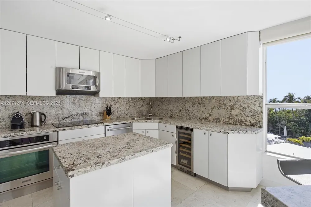 613 Ocean Dr #5D Key Biscayne, FL 33149
